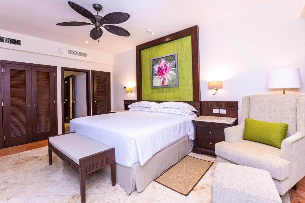 מלון פלאייה דל כרמן Occidental At Xcaret Destination מראה חיצוני תמונה A bedroom at the Hard Rock Hotel